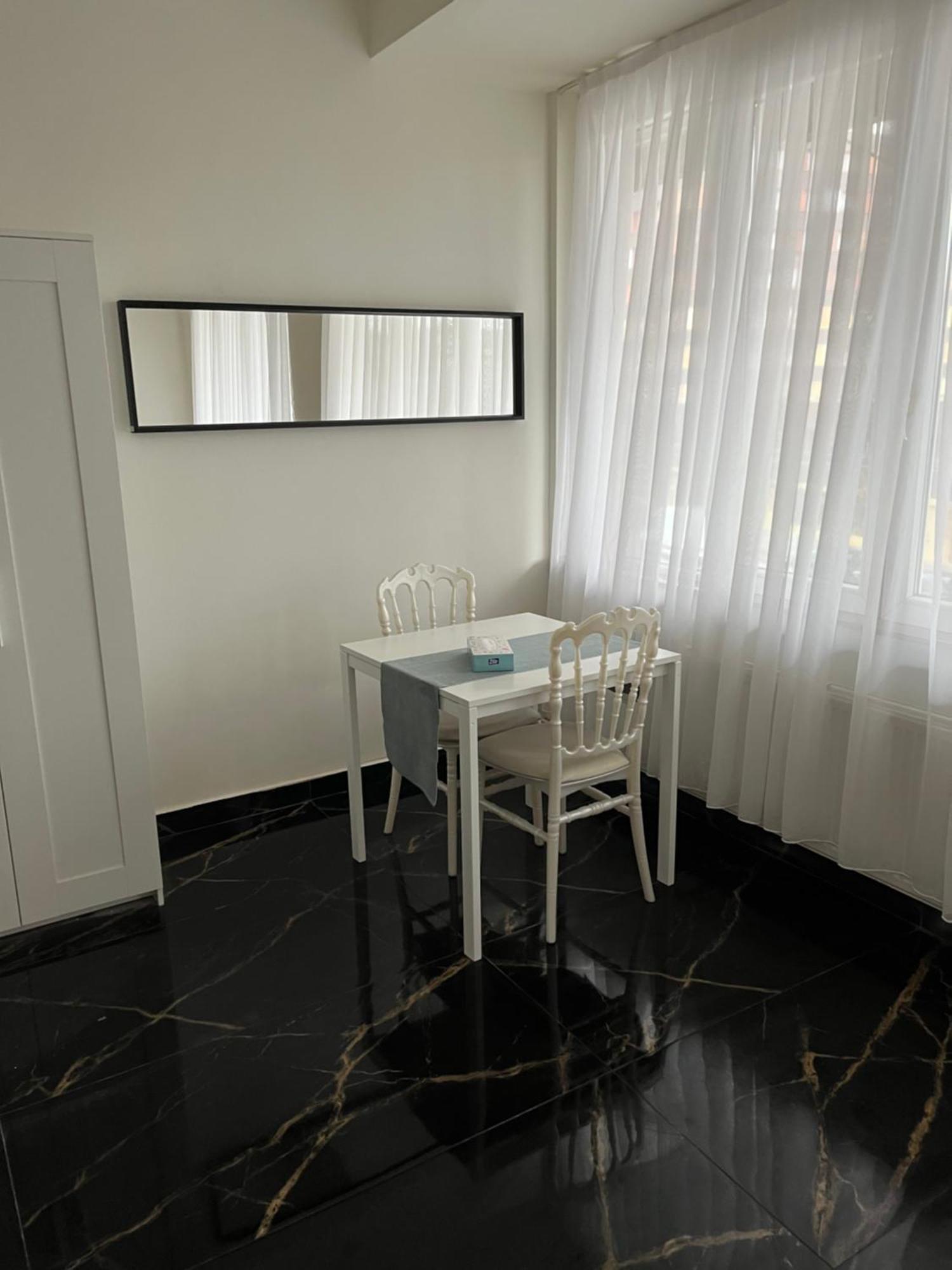 Appartement Gare Du Midi 31 *